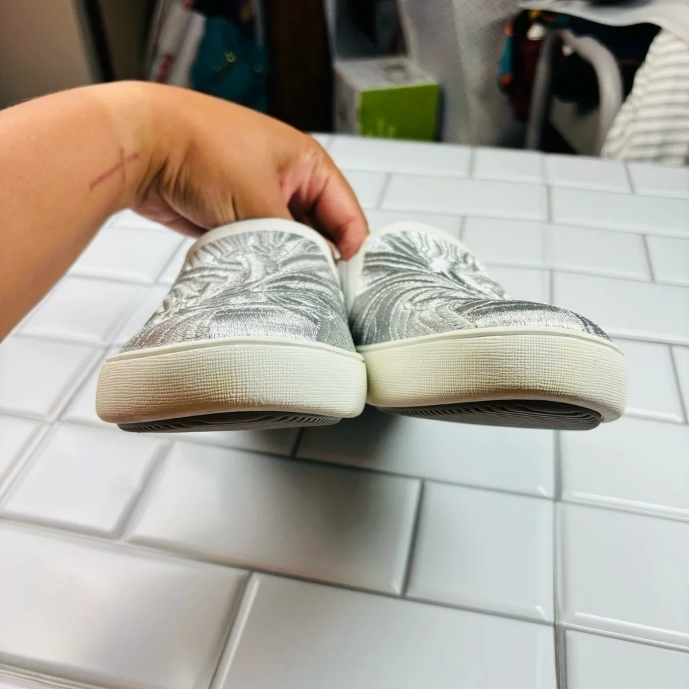 Naturalizer Marianne 4 Sneakers White‎ Silver 8.5W